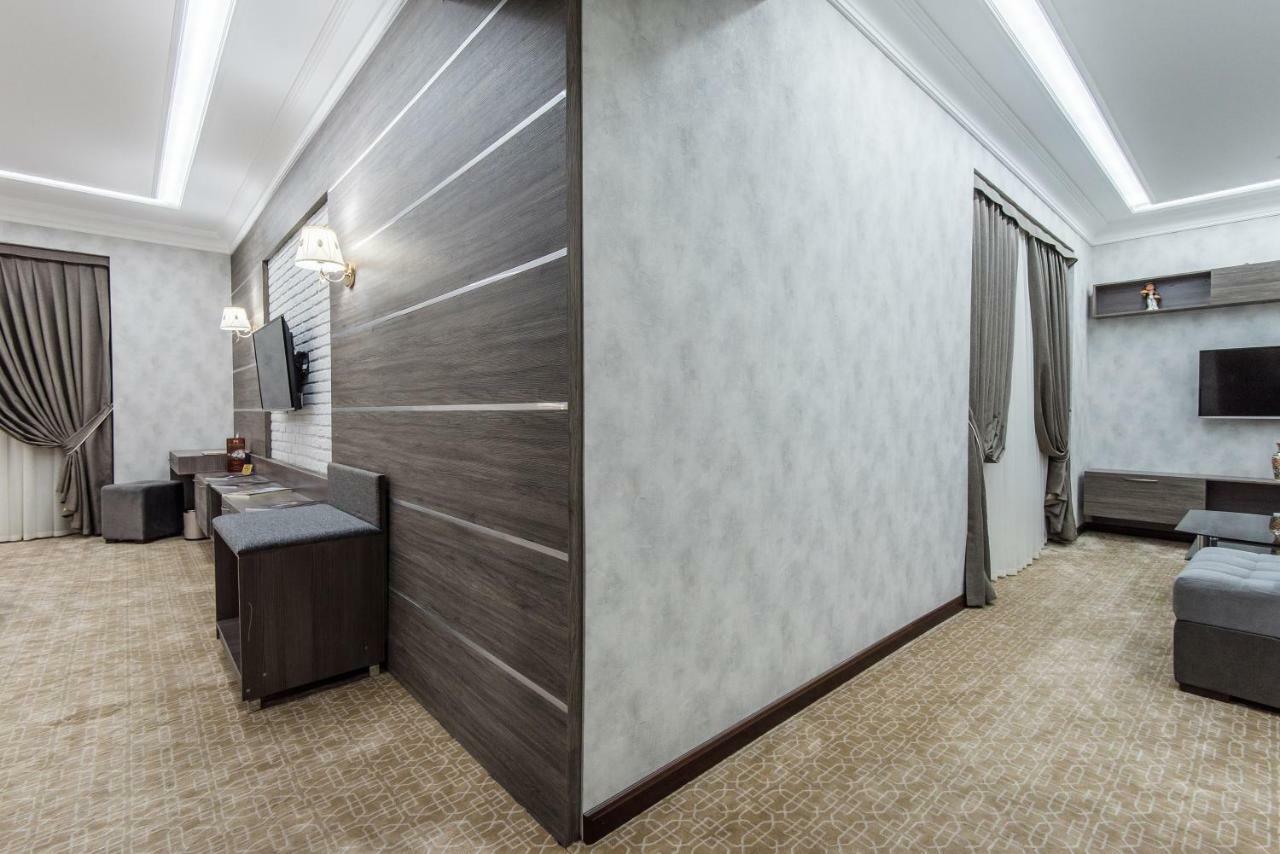 The Royal Mezbon Hotel & Spa Tashkent Exterior photo